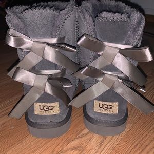 *COPY* Gray Bailey Bow UGGS